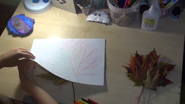 Как нарисовать лист за 1 минуту? Создаем осенний рисунок из листьев. смотреть онлайн
