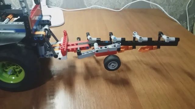 Трактор из лего техник с косилкой и плугом смотреть онлайн