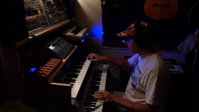 Synth Jam #036 - Roland Boutique JP08 & JX03 - Roland SH01 - Yamaha MX49 - Casio XWP! - Akai - смотреть онлайн