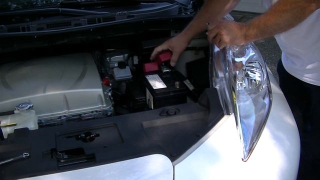 Nissan Leaf 12V Battery Replacement With LiFePO4