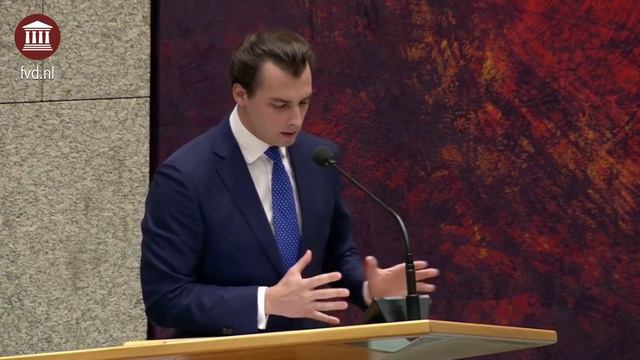 Thierry Baudet pakt Ollongren aan op om zeep helpen referendum смотреть онлайн