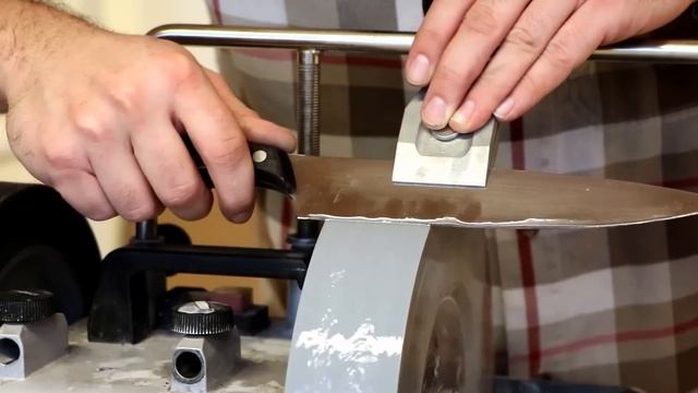 Tormek T8 - Kitchen knife sharpening + tomato & paper trick смотреть онлайн