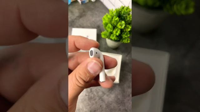 Air pods 2 актуально ли в 23 году? #airpods #android #наушники #iphone смотреть онлайн