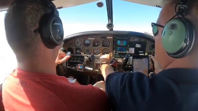 Piper Seminole PA44-180 Multi-engine Flight Maneuvers VMC DEMO смотреть онлайн