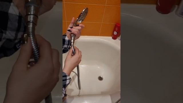 Как поменять шланг на душе? #папаучит смотреть онлайн