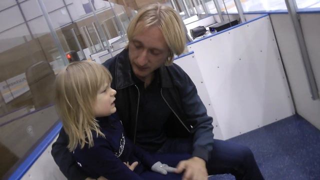 Евгений и Александр Плющенко. Все заживет,успокаивает папа.Академия Плющенко.Июль 2018 смотреть онлайн