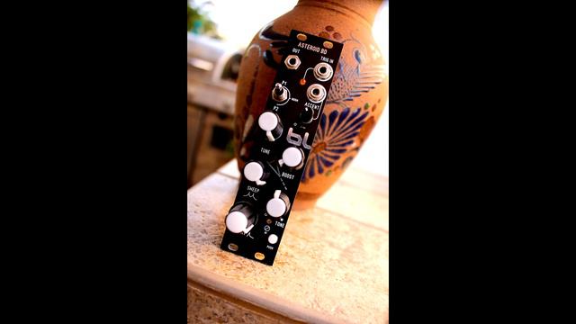 Asteroid Kick Drum смотреть онлайн