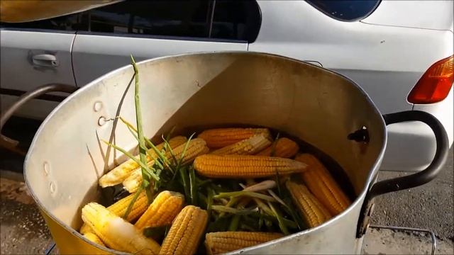What's In Your Pot Season II - Kay's Boiled Corn смотреть онлайн