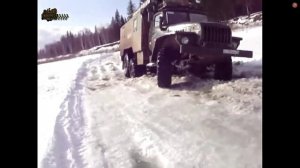 Мастерство и умение водителей тяжелой техники по Бездорожью на севере.