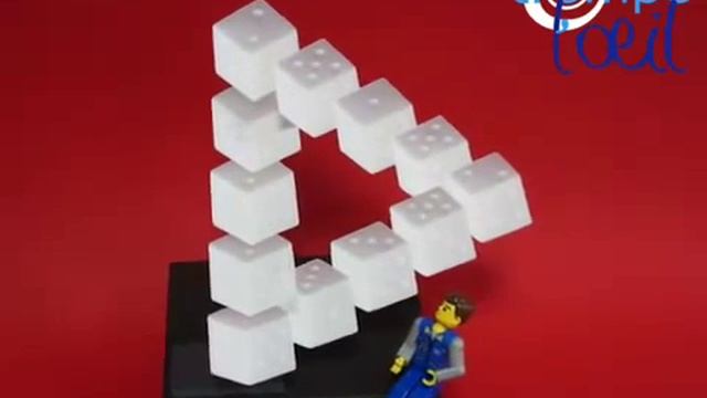 Impossible Penrose Trangle - optical illusion with dice смотреть онлайн