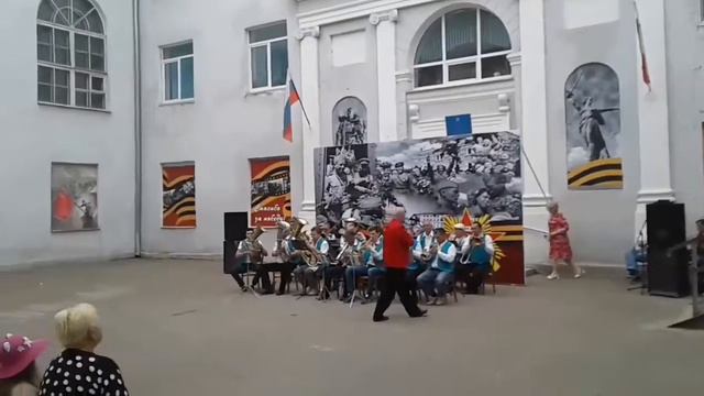 Духовой оркестр к 73-х летию победы Таганрог часть вторая. смотреть онлайн