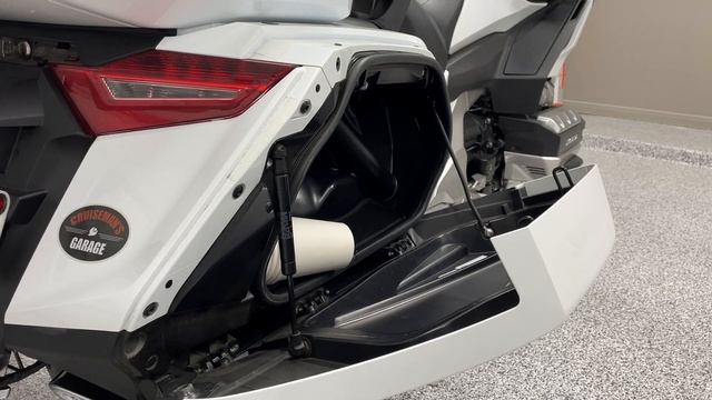 GOLDWING EMERGENCY START PROCEDURE | 2018+ Honda Goldwing | CruisemansGarage.com