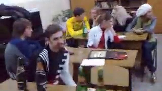 100 дневка. г.Симферополь школа №41. 6 лет спустя смотреть онлайн