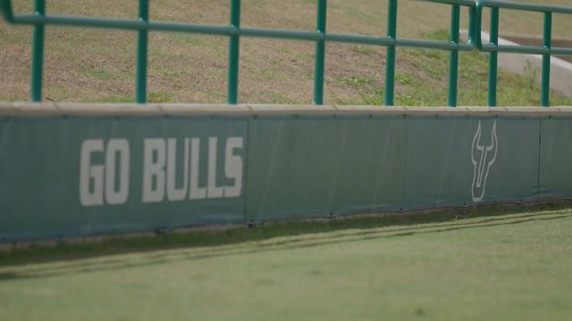 BTC: Dom Dwyer Returns to University of South Florida смотреть онлайн