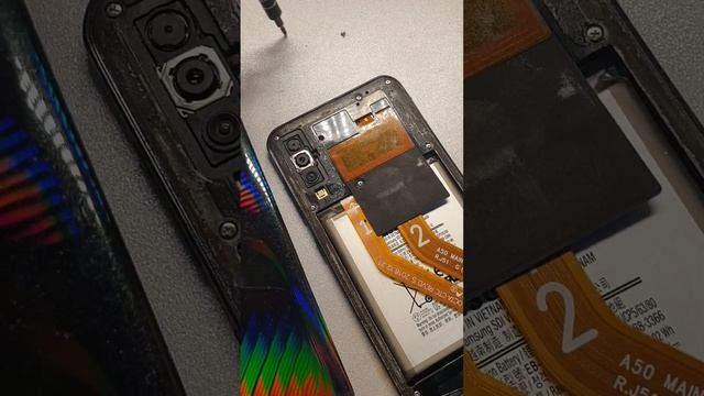 Циклическая перезагрузка Samsung A50 A505 а50. Не включается чёрный экран смотреть онлайн