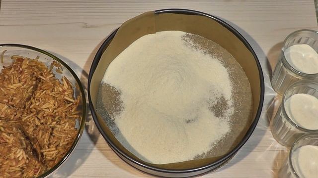 Очень простой насыпной пирог "3 стакана" со сливками. / A very simple bulk cake "3 cups" with crea смотреть онлайн