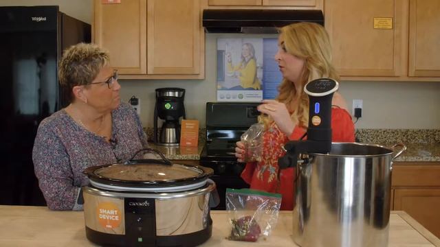 Whitney Bond demos ‘smart’ cookware смотреть онлайн