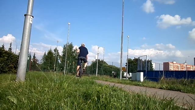 Москва.Вешняки парк Радуга загораем и катаюсь сегодня.24.07.2022 смотреть онлайн