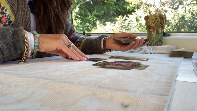 October 2 mini tarot reading all signs смотреть онлайн