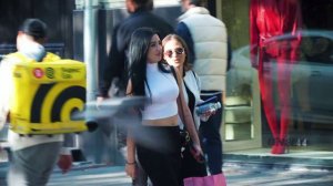 Очарование Москвы： Девушки и невероятно красивое место