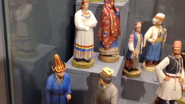 Потрясающая выставка А.В.Морозова , фарфора,керамики и стекла в Кусково.Часть 3 смотреть онлайн