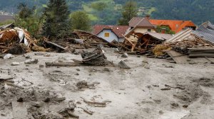 Катастрофа в России: целые села ушли под воду, дороги разрушены, оползни сходят прямо на людей