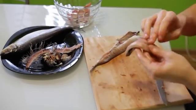 Чистка и маринование селедки ))) смотреть онлайн