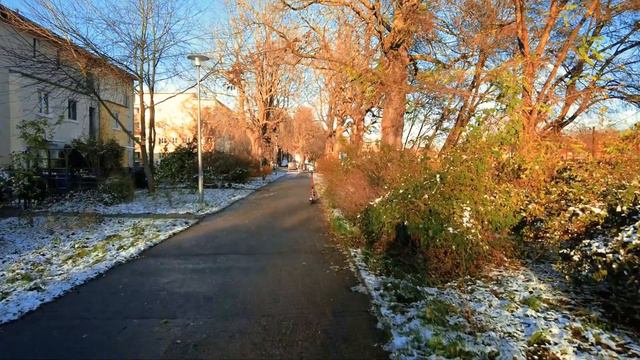 Walking in Light Snow in Berlin, Germany ❄️ [4K and 3D Sound] смотреть онлайн