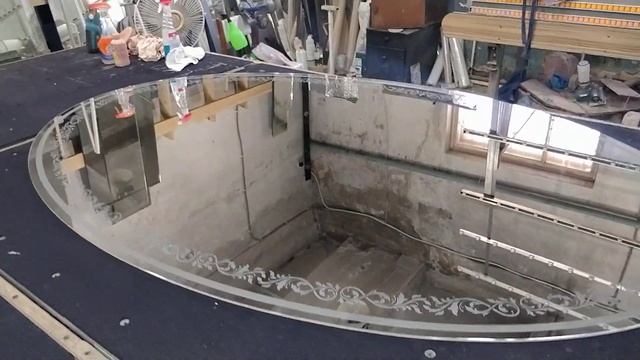 Зеркало овальной формы, с пескоструйным рисунком смотреть онлайн