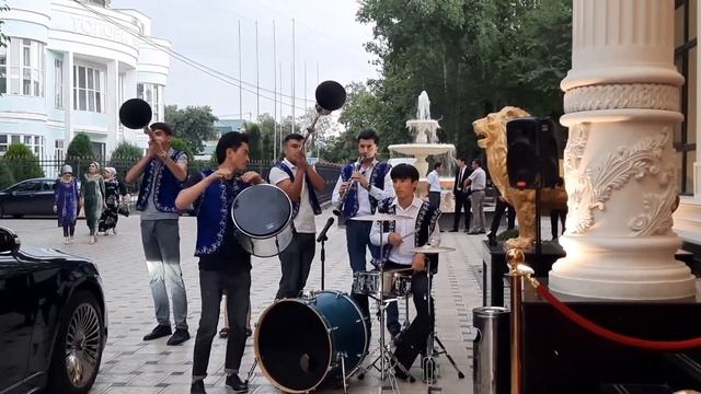 Туй дар Ресторан и Яккачинор барои тамос Тел: 93 914 28 23 Тел 98 589 79 61 смотреть онлайн