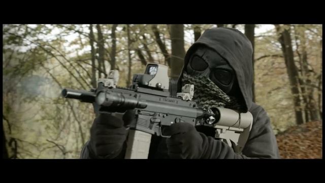 Parrot AR.Drone 2.0 Elite Edition vs Paintball смотреть онлайн