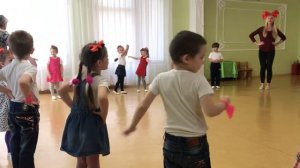 Веселая игра на День смеха в детском саду