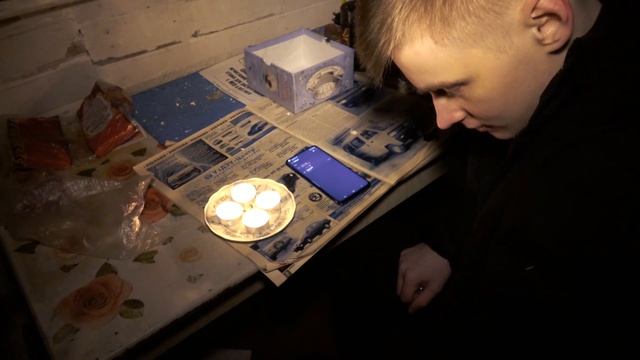 НОЧЬ В ДОМЕ С ПАРАНОРМАЛЬНЫМИ ЯВЛЕНИЯМИ! УВИДЕЛИ ПРИЗРАКА? смотреть онлайн