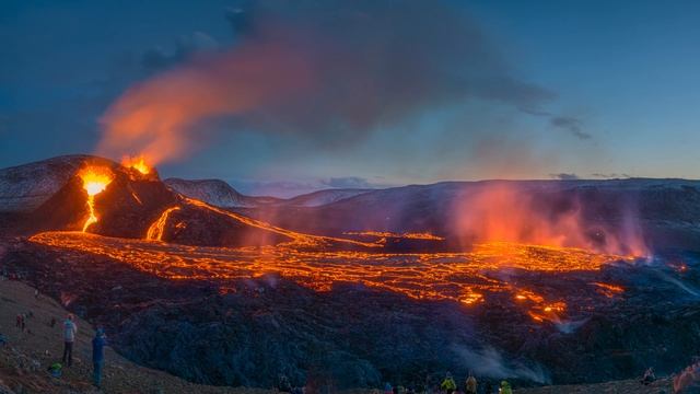 PHOTOGRAPHING THE VOLCANO ERUPTION IN ICELAND | Tips and tricks смотреть онлайн
