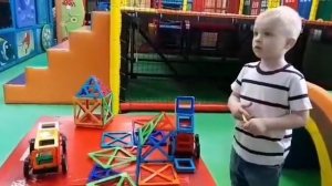 РАЗВЛЕКУШКИ- ВЕСЕЛУШКИ? СНЕГОВАЯ ПАДЬ ТЦ