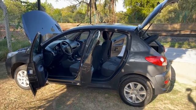 Peugeot 207 Compact Allure 1.4L 2015 con 68.000km vende Autoinfinity смотреть онлайн