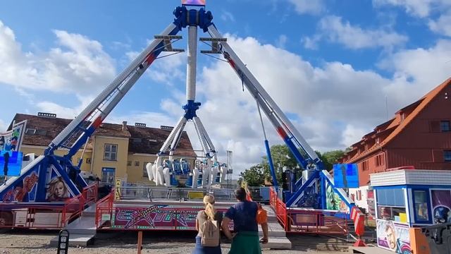 Клайпеда Город СЕГОДНЯ переполнен. Как Литва празднует праздник моря? #klaipėda #jurossvente смотреть онлайн