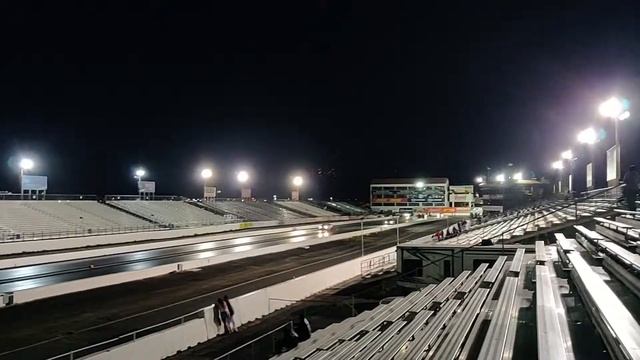 Race Night: 07 Ford Mustang GT vs Volkswagen Golf 2.0L Turbo смотреть онлайн