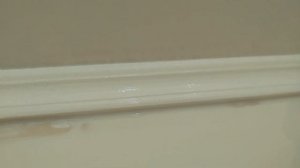 Покраска потолочного плинтуса без подтеков и разводов быстро и легко