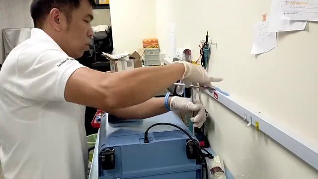 EverFlo Oxygen Concentrator (HOW TO REPAIR & REPLACED NOISY COMPRESSOR) смотреть онлайн