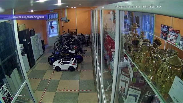 Ограбление ломбарда в Энгельсе запечатлели камеры видеонаблюдения смотреть онлайн