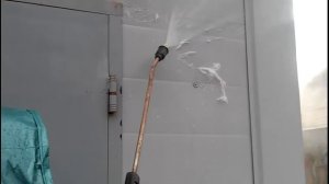 Эффективное удаление прилипшей пленки с сэндвич панелей