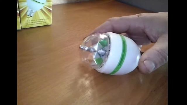 Покупки на AliExpress.16 (Светодиодная лампа RGB авто вращения E27 3 Вт AC85-260V) смотреть онлайн