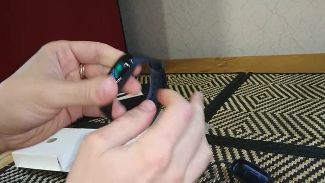 Распаковка - Фитнес-трекер Xiaomi Mi Band 4 NFC / MGW4059RU (черный) смотреть онлайн