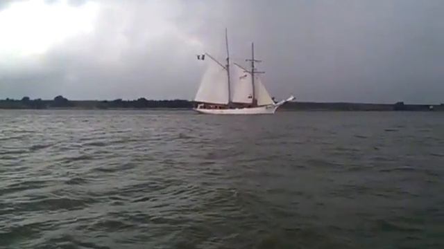 Tall ships leaving Savannah смотреть онлайн