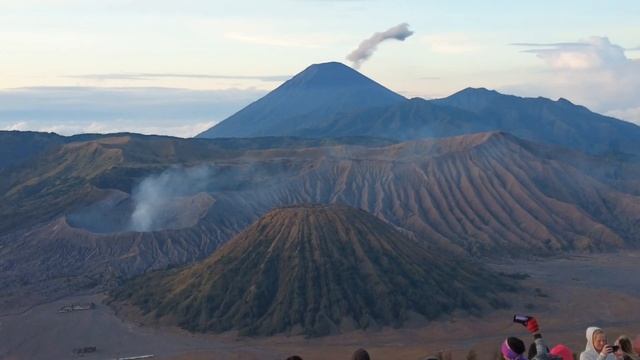 Sunrise At Active Volcano Mount Bromo - Part 1 | Java Indonesia смотреть онлайн