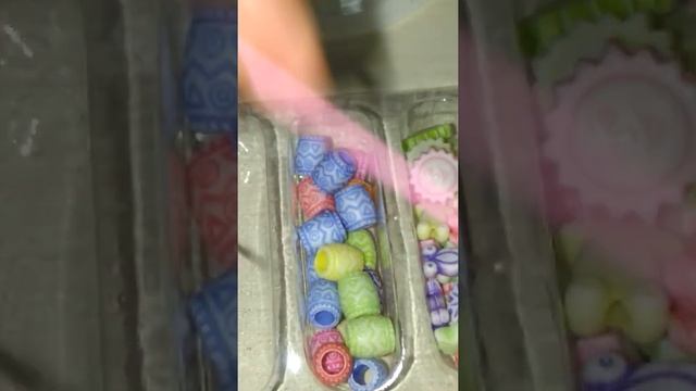 начинающему как Что нужно чтобы делать браслеты из бисера в этом видео всё объяснено смотреть онлайн