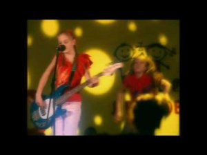 Детская студия "Родники" - Гном (детская песня, Лужники, 2010)