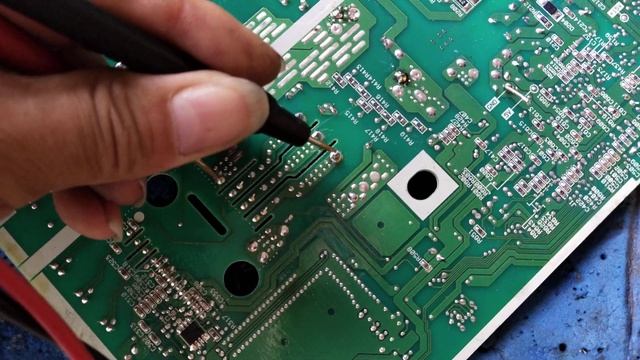 เช็คซ่อมแอร์บ้าน DAIKIN INVERTER รุ่น FTKC12NV2S อาการ L5 ตอนที่3