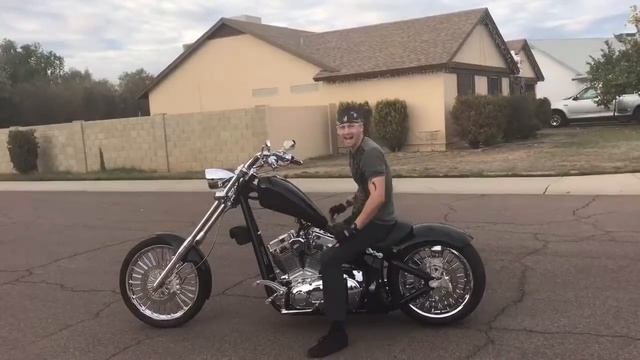 The only time I admit that a cruiser is better than a crotch rocket смотреть онлайн